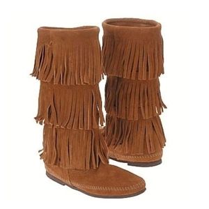 Minnetonka 3 fringe boot